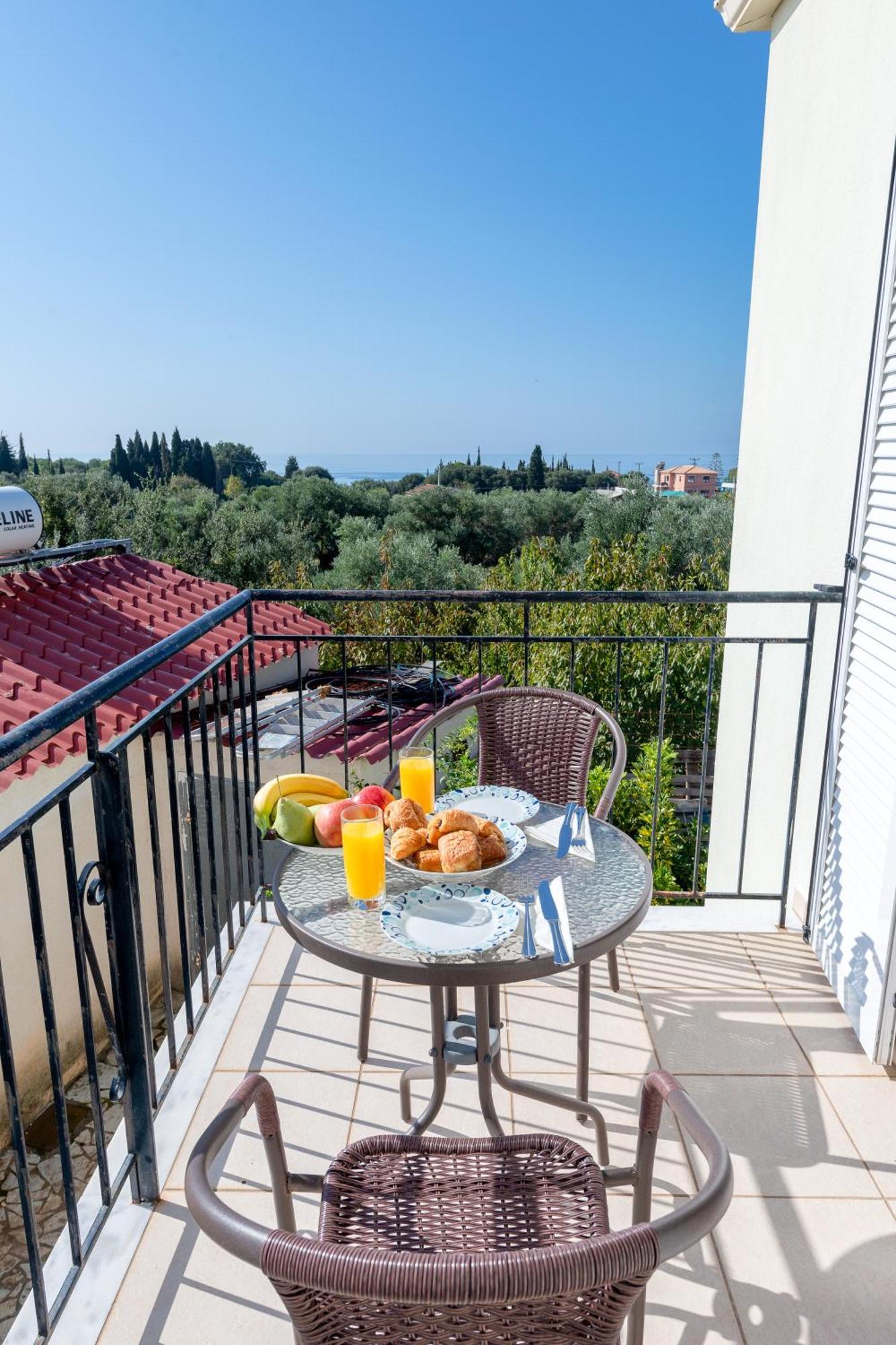Vista Verde Studios & Apartments Svoronata Extérieur photo