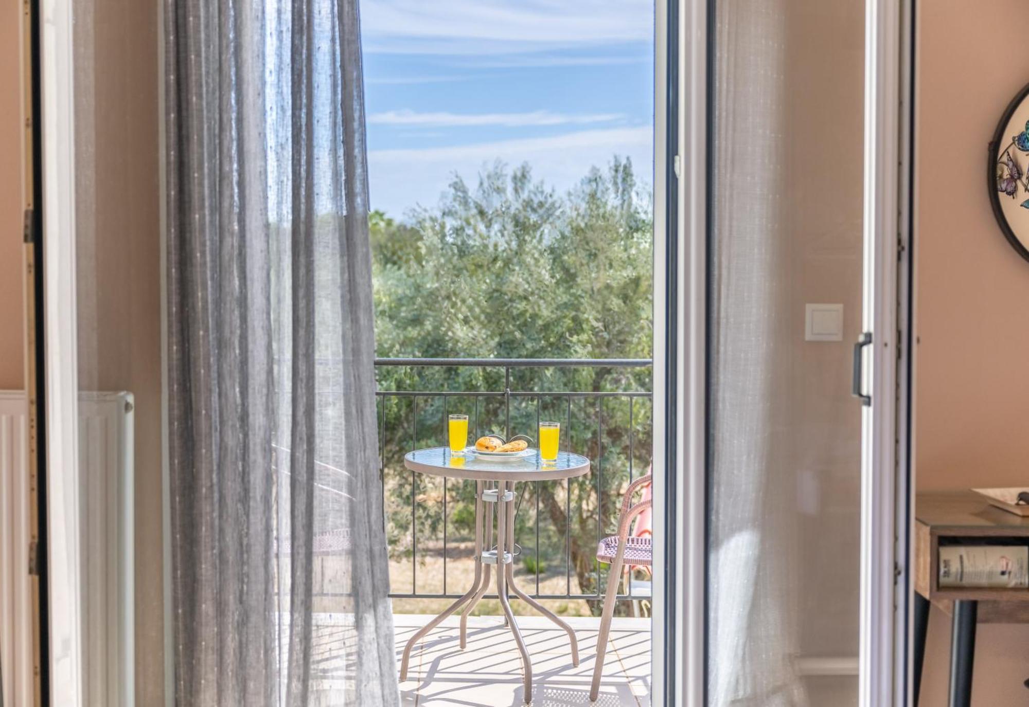 Vista Verde Studios & Apartments Svoronata Extérieur photo