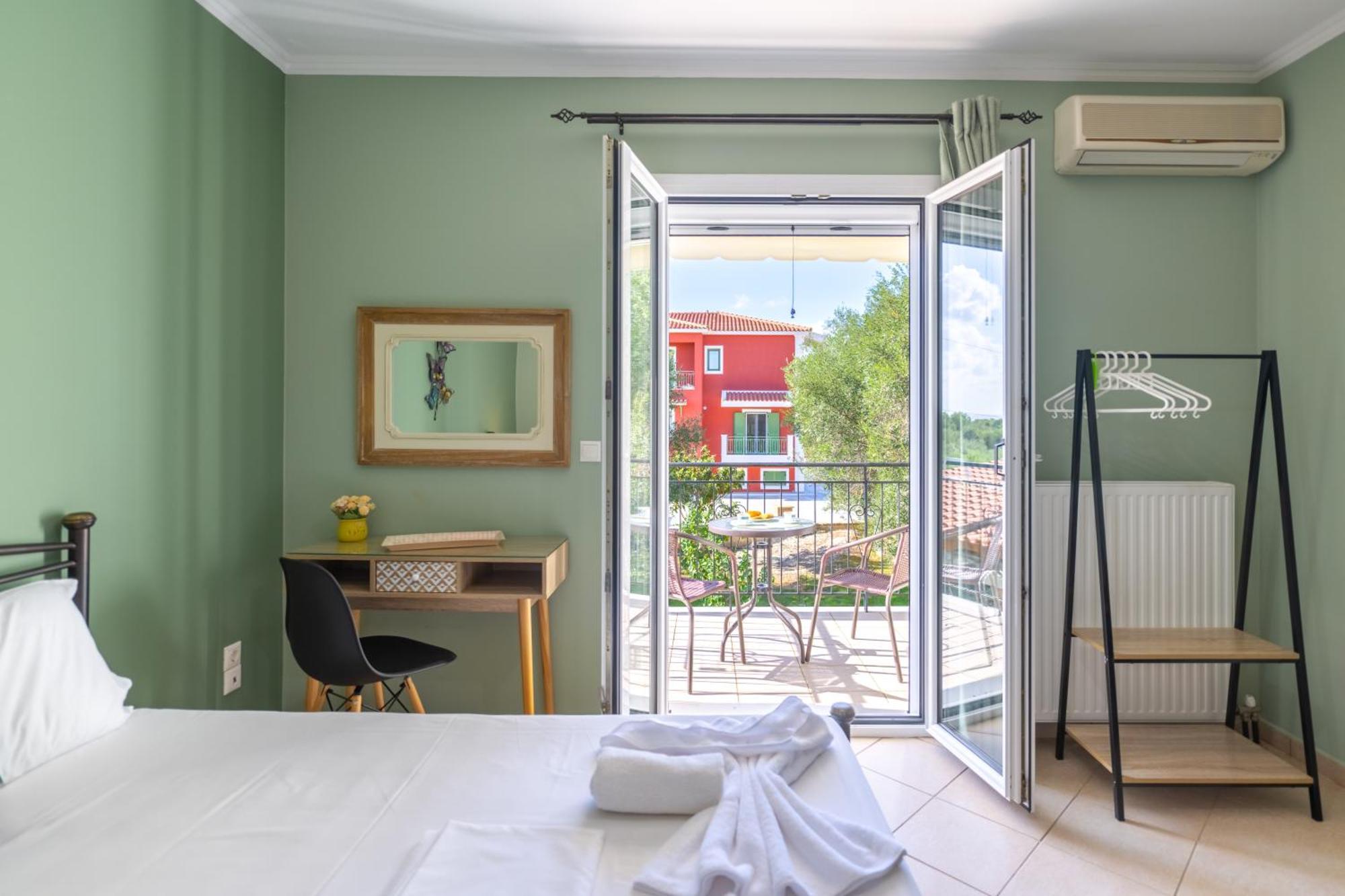 Vista Verde Studios & Apartments Svoronata Extérieur photo